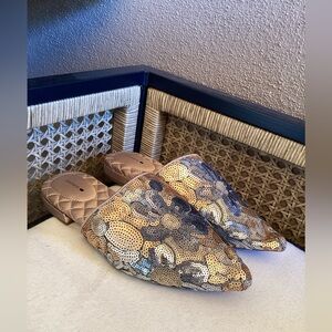 Birdies The Dove Floral Sequin Slippers Size 9 New W/O Box